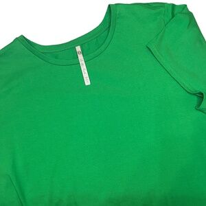 NWT Leo & Nicole Woman Kelly‎ Green Short Sleeve T-Shirt Cotton Blend Size 3X